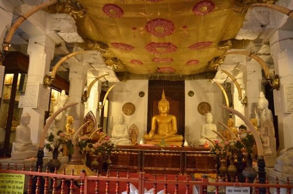 Temple of the Sacred Tooth Relic-2